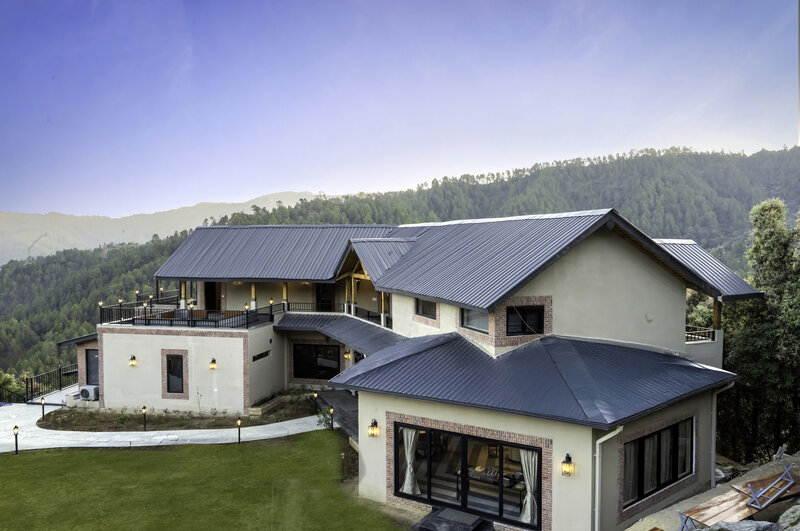 Mukteshwar Hotels 6 The Chamomile Estate Lawn View 7 processed by imagy