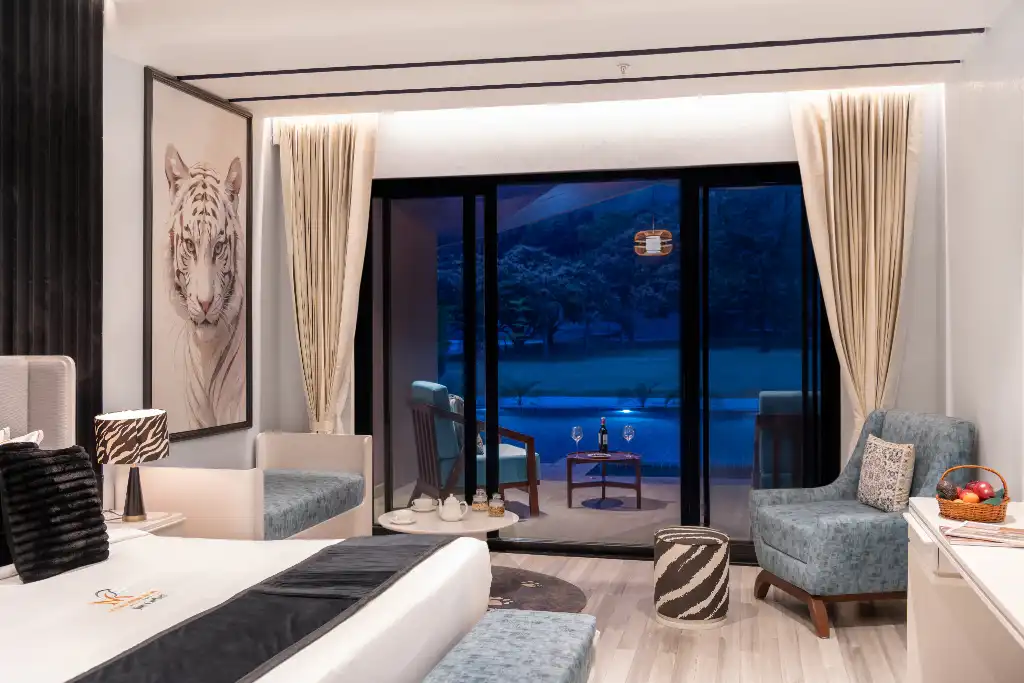 Royal Club with pool access 