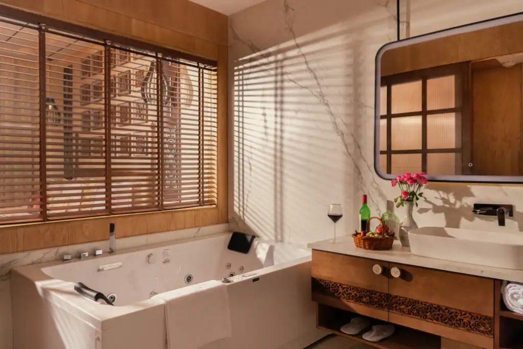 Maharani Suite jacuzzi